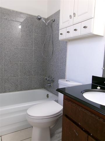 Building Photo - 2409 Ventura Dr