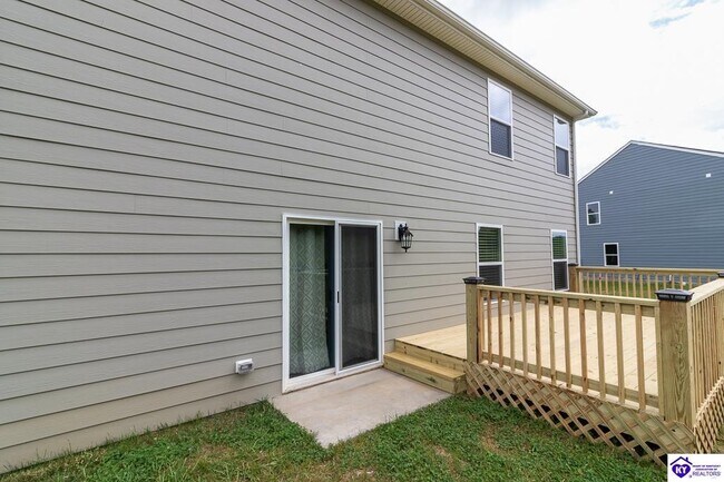 Building Photo - 104 Ashwood Ave