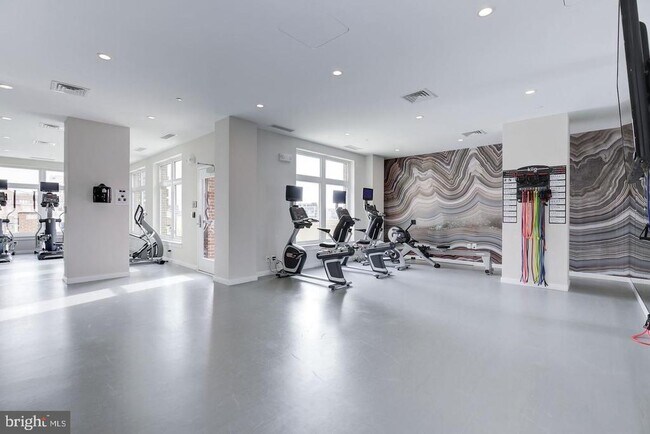 Building Photo - 4915 Hampden Ln