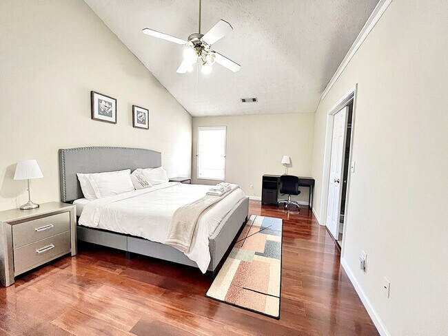 Building Photo - 4710 Cambridge Park Ct NW