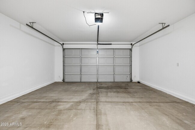 Building Photo - 14755 W Soft Wind Dr