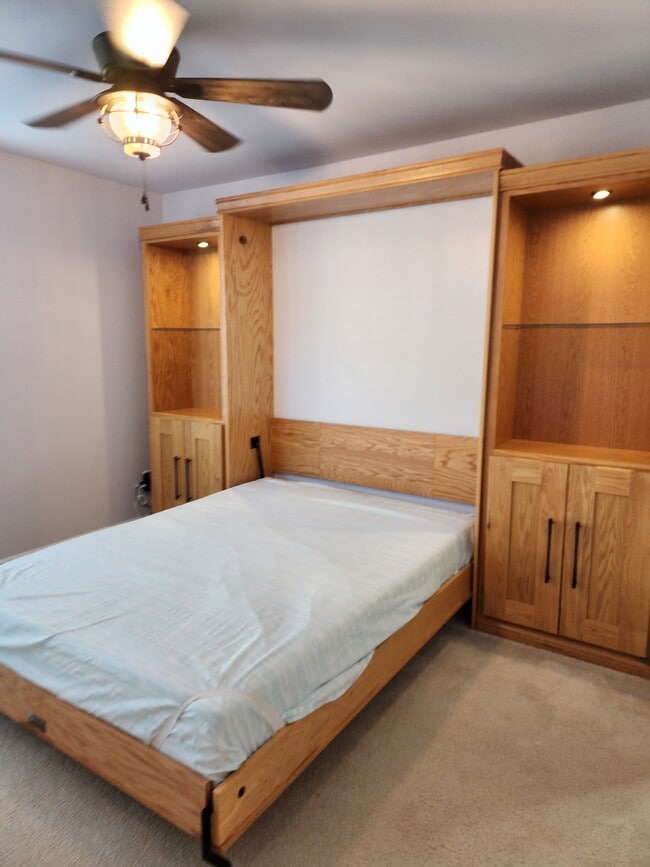 Building Photo - 71 Pocono Dr