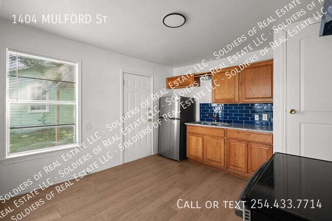Building Photo - 1404 Mulford St