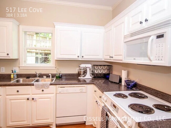 Building Photo - 517 Lee Cove