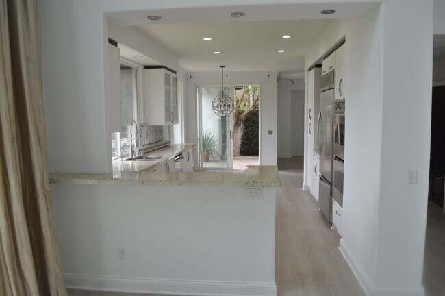 Building Photo - 3BR+/3BA EXECUTIVE HOME IN EVER POPULAR RI...