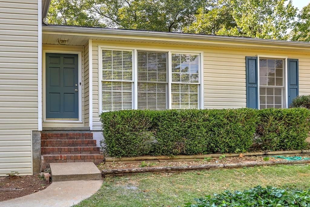 Building Photo - 2640 Tritt Ln