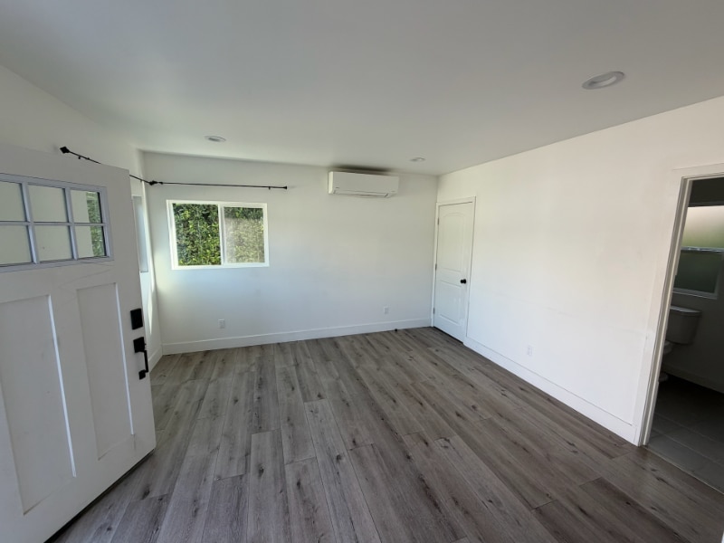 Building Photo - 316 W 54th St