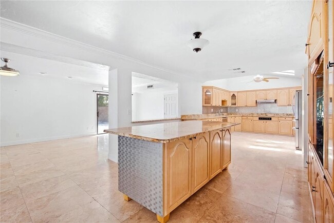 Building Photo - 433 Pelican Bay Dr