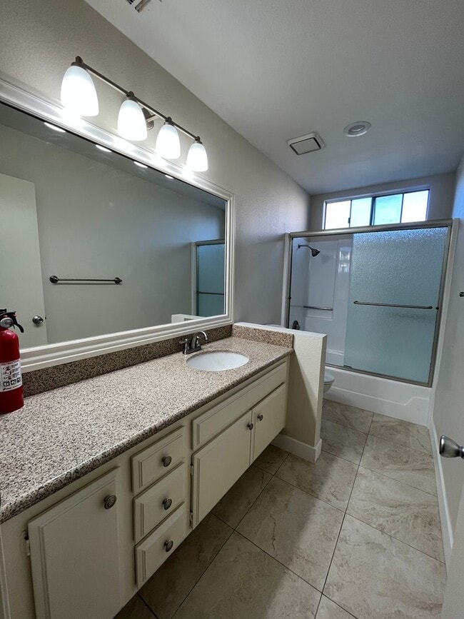 Building Photo - Light-Filled Living on a Peaceful Cul-De-Sac