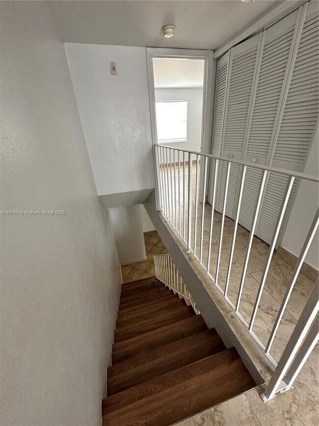 Building Photo - 4600 SW 67th Ave