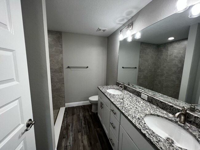 Building Photo - New Construction Custom Home - Desirable SE Ocala Neighborhood 3/2/2 **WON"T LAST**