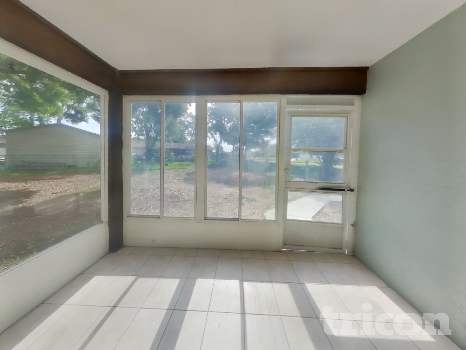 Building Photo - 4369 Montano Ave