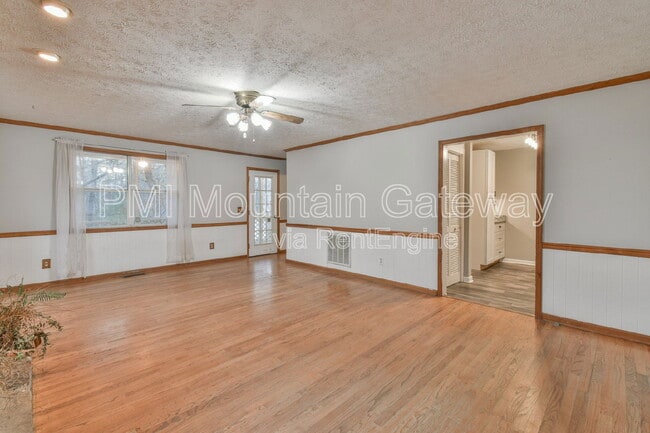 Building Photo - 495 Washboard Rd