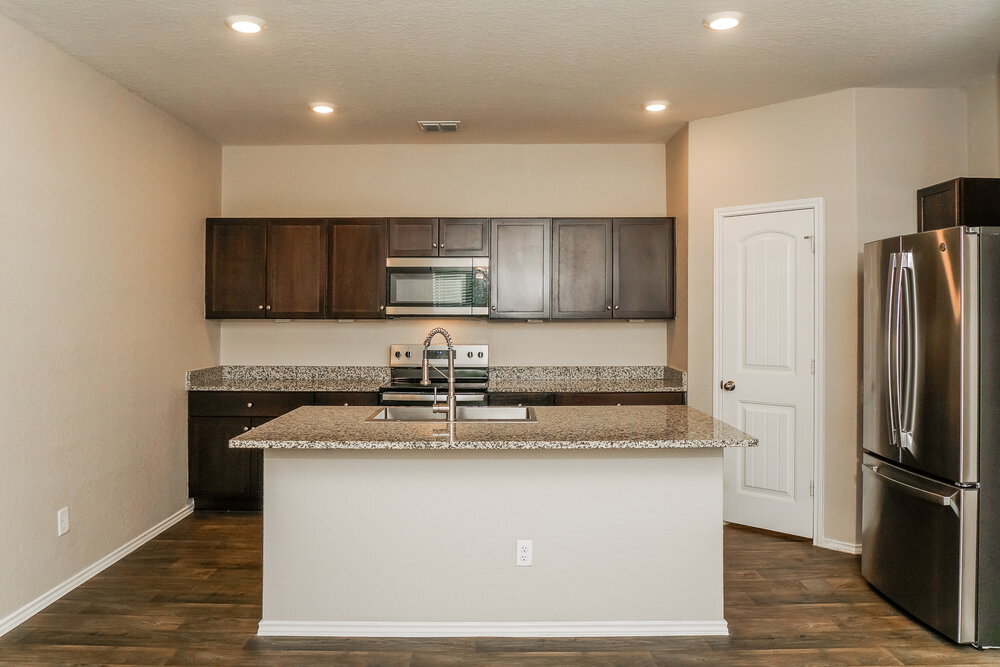 Building Photo - 775 Monarch Dr