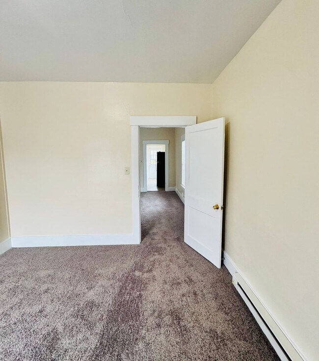 Building Photo - Cottage - Studio/1 bedroom