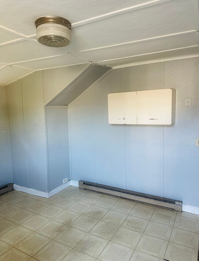 Building Photo - 14 103rd St