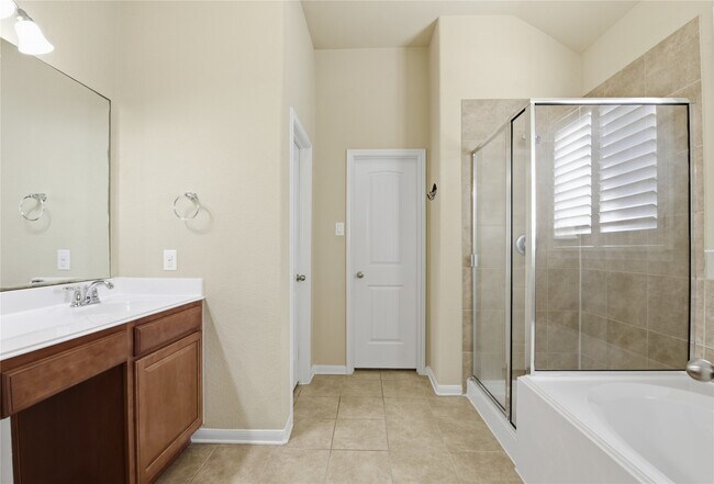 Building Photo - 114 Forest Elk Pl