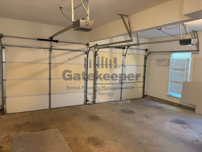Building Photo - 245 Lockmeade Way