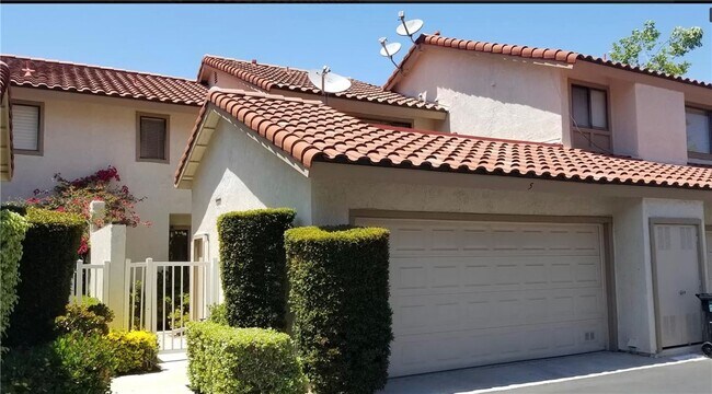 Primary Photo - 1325 Solera Ln