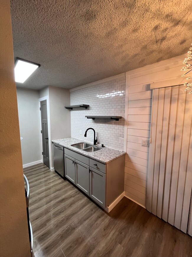 Building Photo - Cedar Terrace