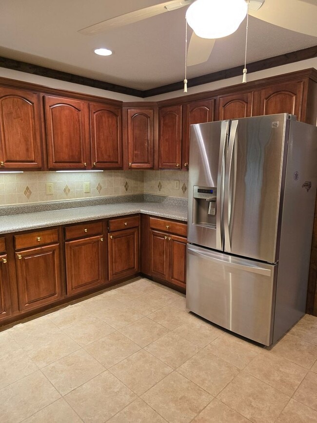 Building Photo - New Listing!!