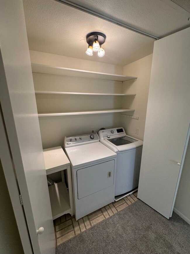 Building Photo - BEAUTIFUL 2 STORY CONDO IN THE CAMPUS COMMONS AREA!