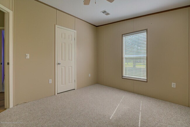 Building Photo - 14820 Aubrey Ave