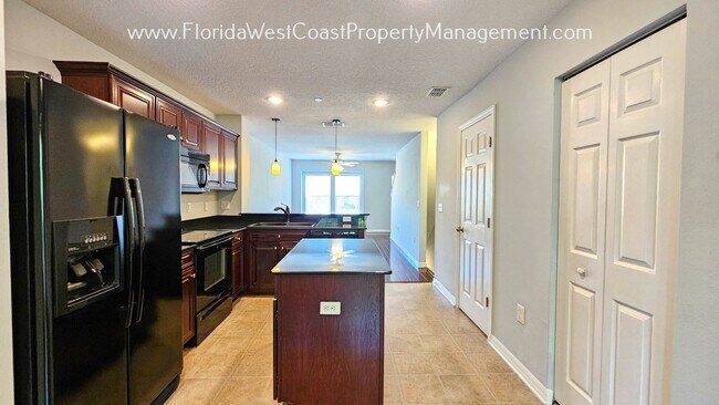 Building Photo - 9015 White Sage Loop