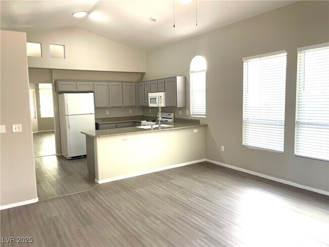 Building Photo - 564 Pomerol Ave