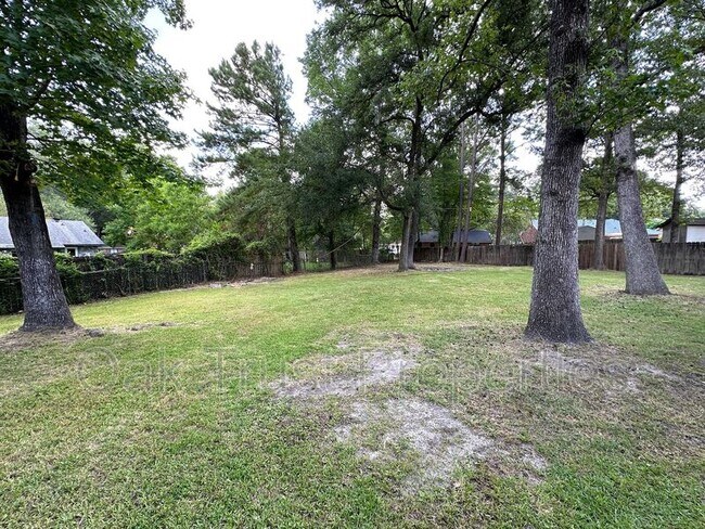 Building Photo - 46 Oak Grove Rd