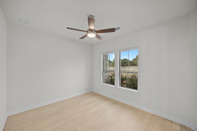 Building Photo - 116 Stardusty