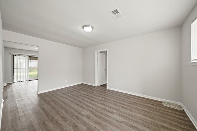 Building Photo - 743 Knob Hollow St