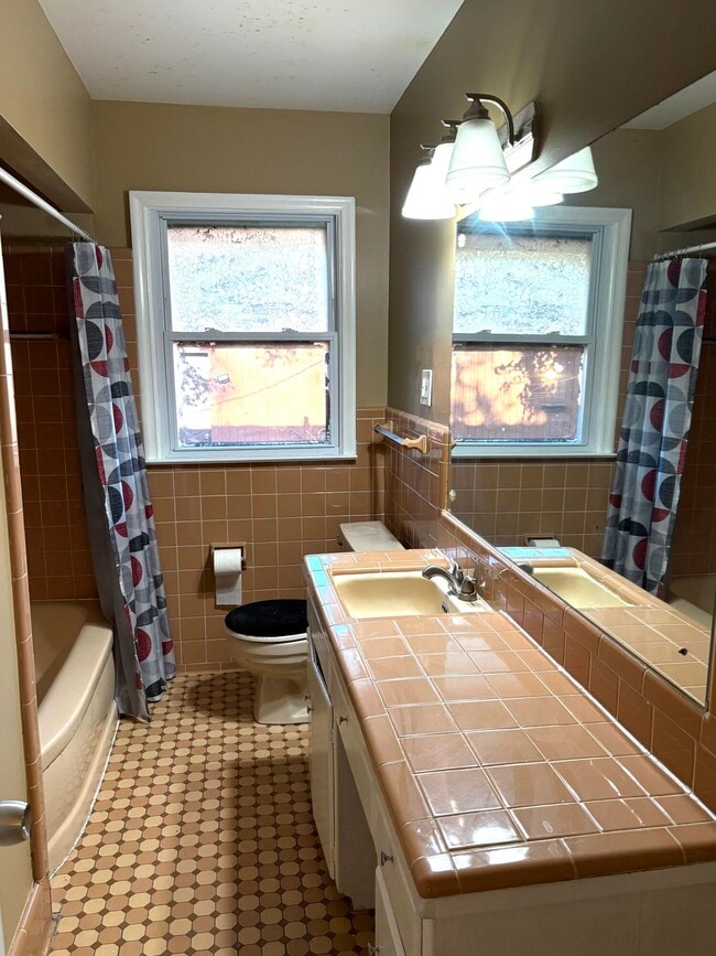 Building Photo - 27160 Spring Arbor Dr