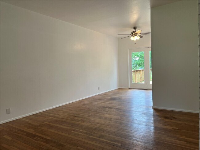 Building Photo - 2510 Woodsage Dr