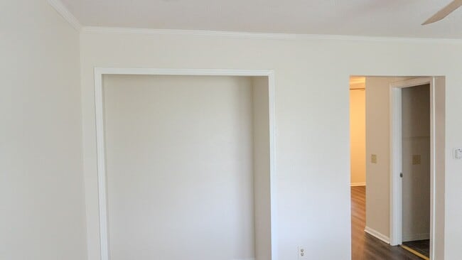Building Photo - Lovely 2-Bedroom Townhouse in Central Toledo