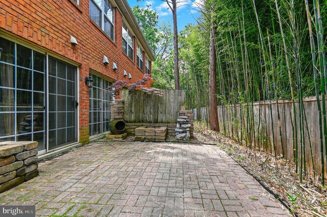 Building Photo - 16 Victoria Ct