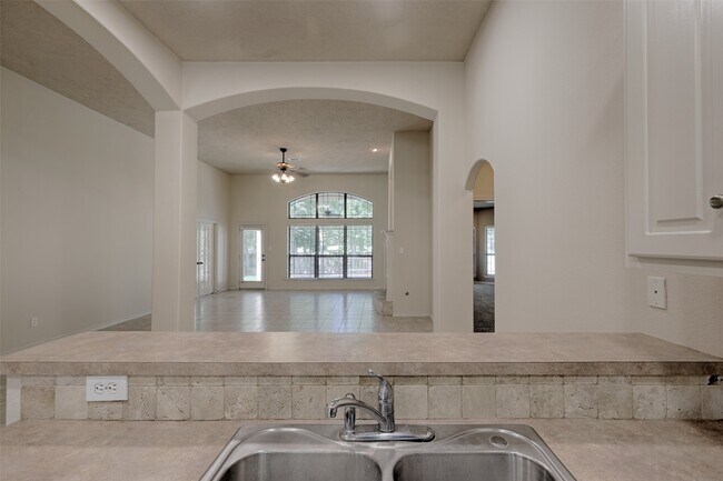 Building Photo - 12460 Lyra Dr