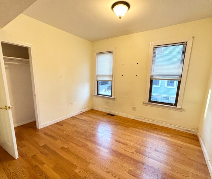 Building Photo - 1568 Tremont St