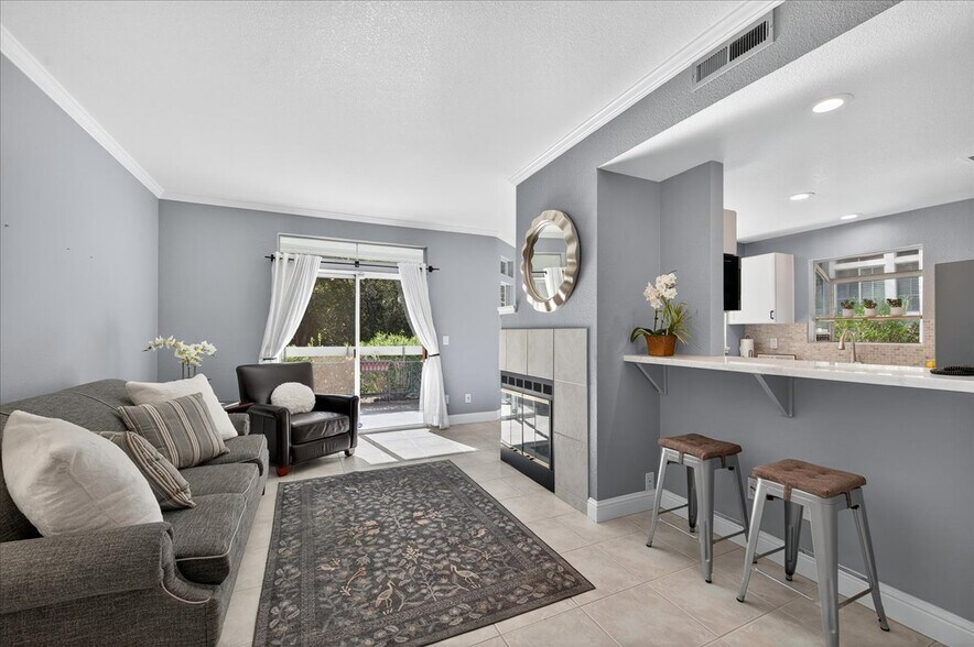 Building Photo - 7875 Canyon Meadow Cir