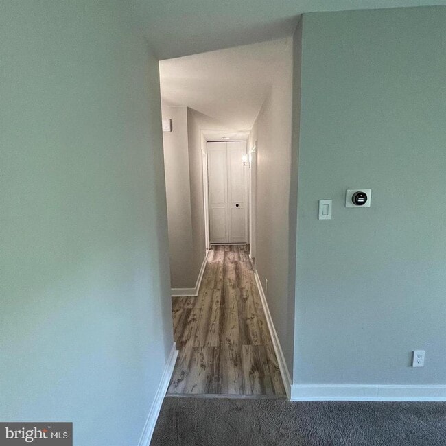 Building Photo - 324 Drummers Ln