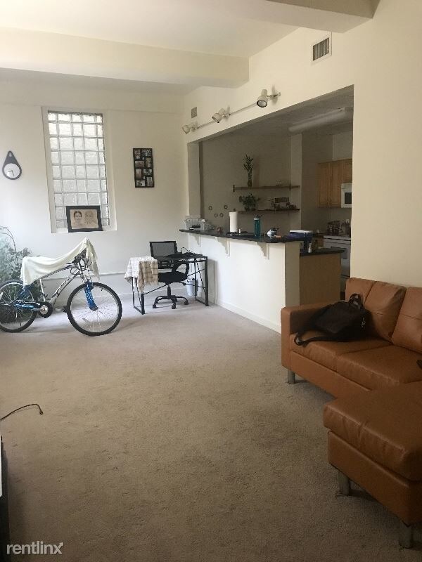 Building Photo - 419 S 19th St