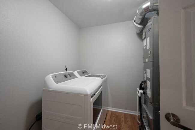 Building Photo - "Charming 3-Bed, 2-Bath Home on Scatter Woods Lane – 1,410 Sq Ft of Comfort Awaits in Indianapolis!"