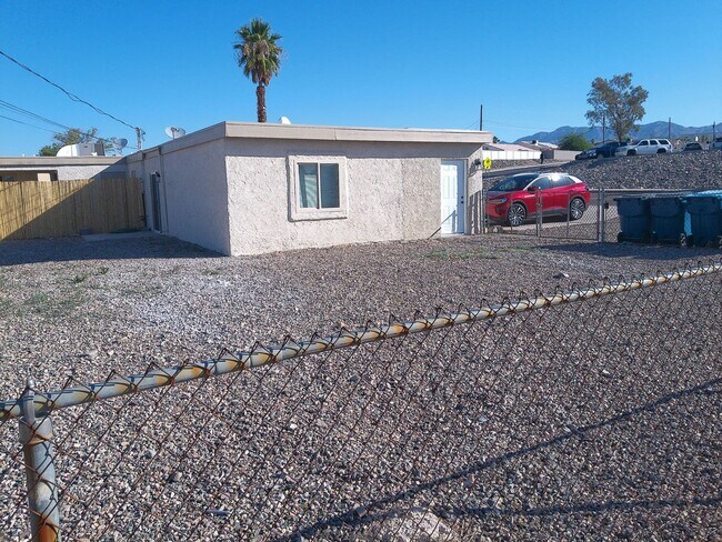 Building Photo - Long Term Duplex rental