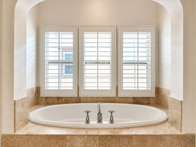 Building Photo - Luxury Living in Irvine's Prestigious Turtle Ridge