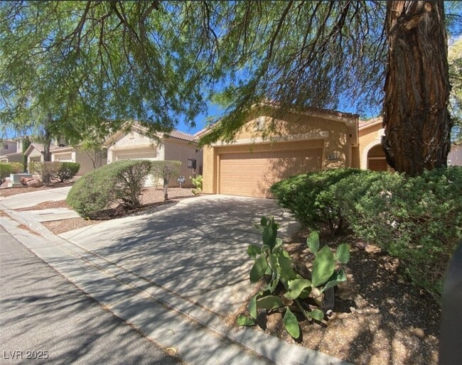 Building Photo - 10789 Muscari Way