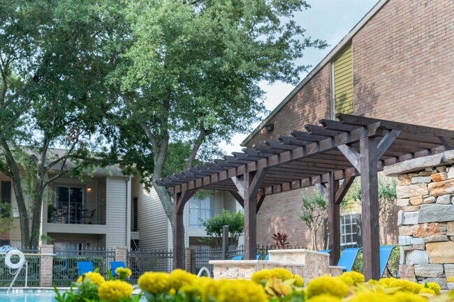 Building Photo - 2800 Ashford Trail Dr