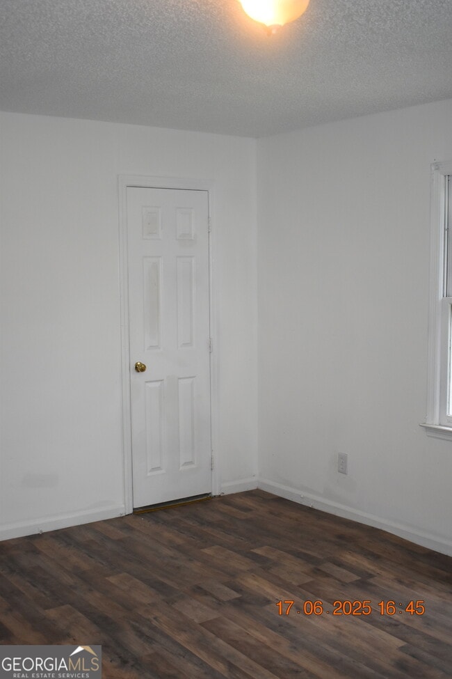Building Photo - 4403 Azalea Dr