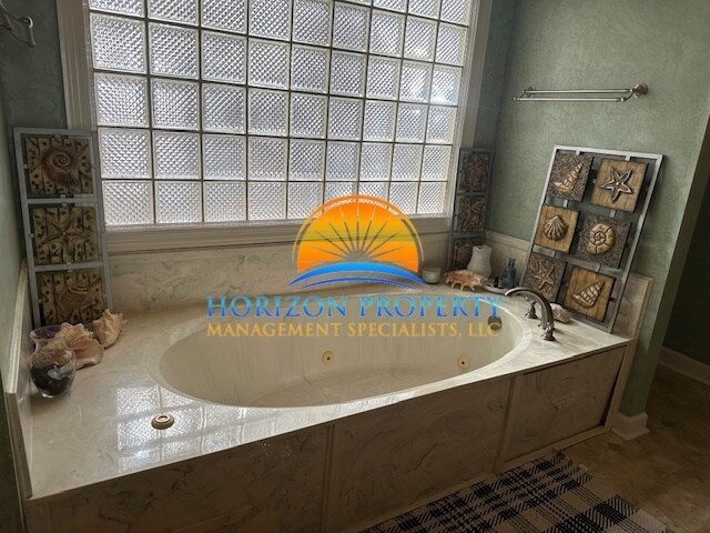 Building Photo - 127 Phantom Dr