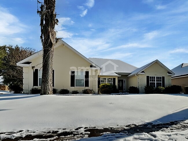 Building Photo - 738 Laurel Hill Cir