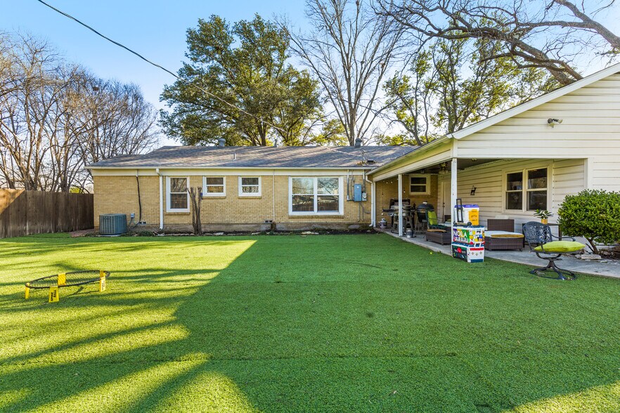 Building Photo - 3504 Corto Ave